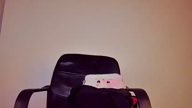 Madison charlotte online show from October 2025 04:33:01 AM