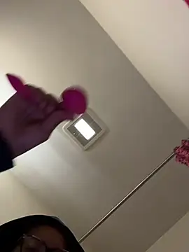 Tu GataLinda online show from November 2025 10:32:02 PM