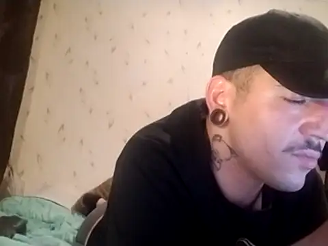 Snapshot of JuicyBigcock@xh chatting on October 2025 11:38:01 PM JuicyBigcockxh online show from October 2025 11:38:01 PM