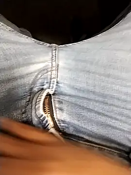 Ajayy01 online show from November 2025 04:07:02 PM