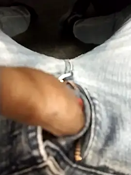 Ajayy01 online show from November 2025 04:18:02 PM