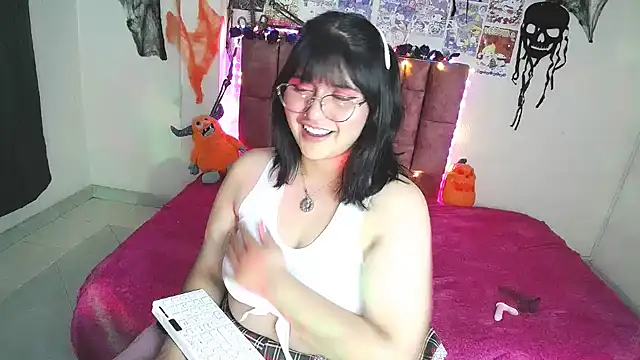 saragon1 online show from October 2025 07:04:02 PM