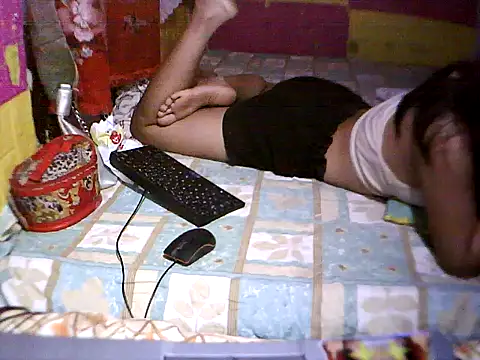 Snapshot of JuicyPussy4u chatting on October 2025 01:04:02 AM JuicyPussy4u online show from October 2025 01:04:02 AM
