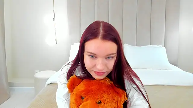 NoraHaynes online show from September 2025 02:37:02 AM
