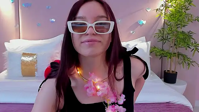 NoraHaynes online show from February 2026 03:17:02 AM