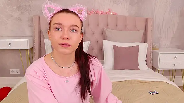 NoraHaynes online show from February 2026 03:03:02 AM