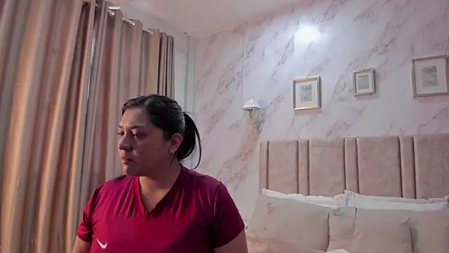 Snapshot of Paula_And chatting on October 2025 07:38:02 PM Paula And online show from October 2025 07:38:02 PM