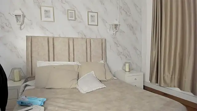 Snapshot of Paula_And chatting on January 2026 11:36:02 AM Paula And online show from January 2026 11:36:02 AM