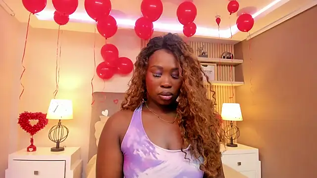 Snapshot of SerenaWinslow chatting on February 2026 12:12:01 PM SerenaWinslow online show from February 2026 12:12:01 PM