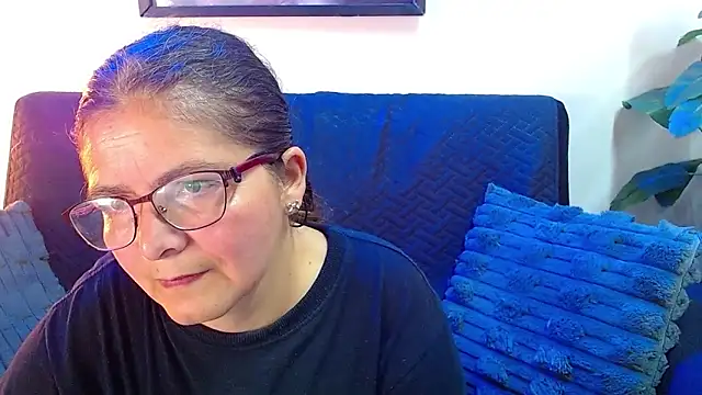 Snapshot of Linda_banks_ chatting on June 2026 01:44:02 AM Linda banks online show from June 2026 01:44:02 AM