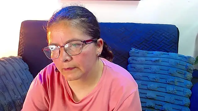 Snapshot of Linda_banks_ chatting on June 2026 01:28:02 AM Linda banks online show from June 2026 01:28:02 AM