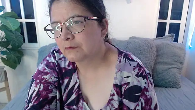 Linda banks  online show from November 2025 01:28:01 AM