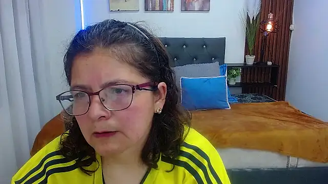 Snapshot of Linda_banks_ chatting on September 2025 01:37:02 AM Linda banks online show from September 2025 01:37:02 AM