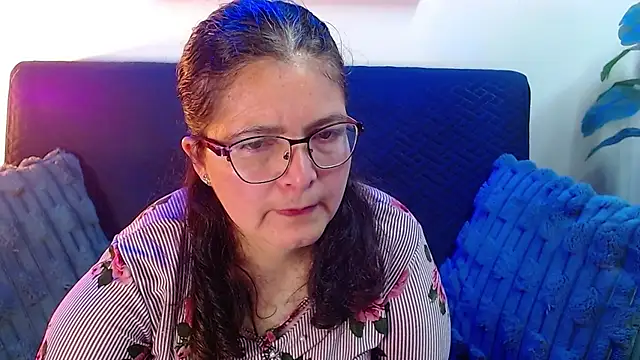 Snapshot of Linda_banks_ chatting on June 2026 01:43:01 AM Linda banks online show from June 2026 01:43:01 AM