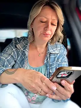 Milena-MilfaXXX online show from April 2026 04:08:02 AM