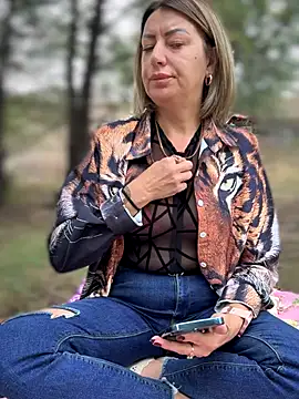 Milena-MilfaXXX online show from September 2025 04:40:01 AM