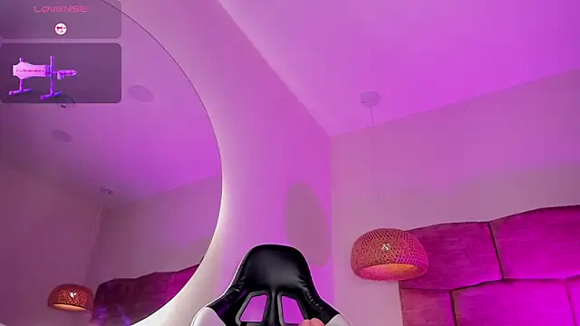 dani velvet online show from May 2026 03:00:01 AM