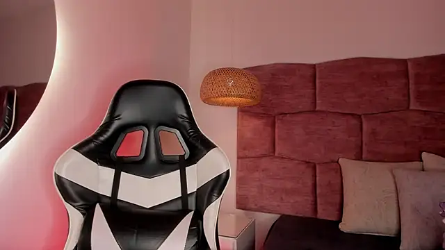 Snapshot of dani_velvet chatting on February 2026 03:04:02 AM dani velvet online show from February 2026 03:04:02 AM