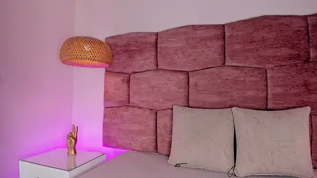 Snapshot of dani_velvet chatting on November 2025 03:44:01 AM dani velvet online show from November 2025 03:44:01 AM