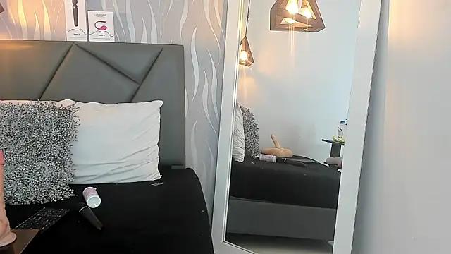 lucia-cute online show from January 2026 06:36:01 PM