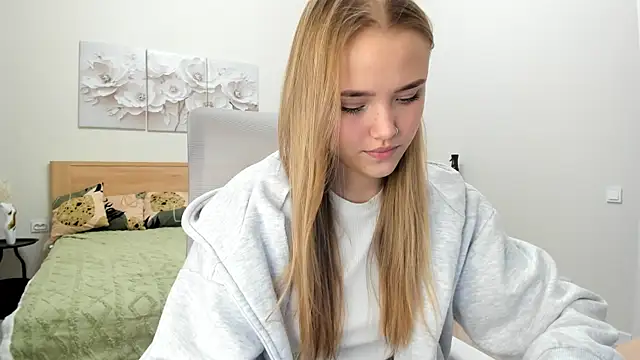 flooora 0 online show from December 2025 02:33:01 AM