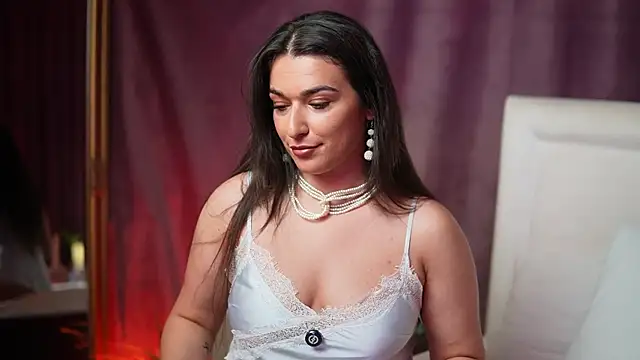 Snapshot of EmmaDallas chatting on June 2026 08:03:02 PM EmmaDallas online show from June 2026 08:03:02 PM