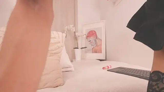 moon angels online show from April 2026 12:11:02 PM