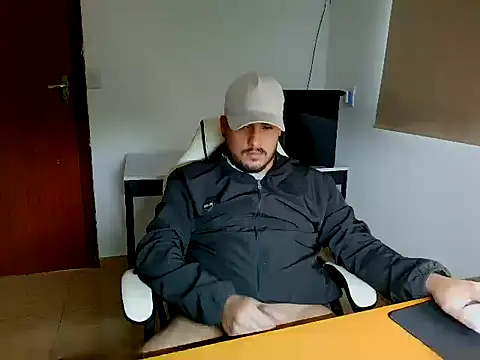 Mineirinhoot online show from January 2026 06:35:02 PM