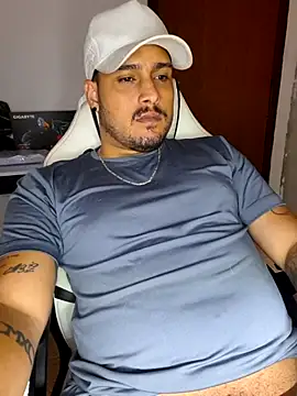 Mineirinhoot online show from December 2025 03:55:01 AM