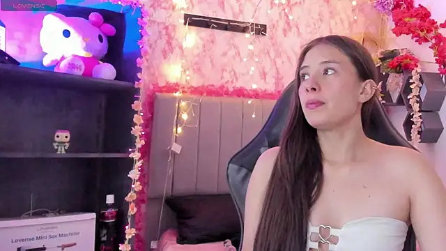 Scarlett21   online show from April 2026 07:18:01 PM