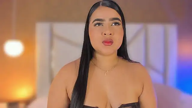 Snapshot of Caro_Suarez chatting on October 2025 11:56:01 AM Caro Suarez online show from October 2025 11:56:01 AM