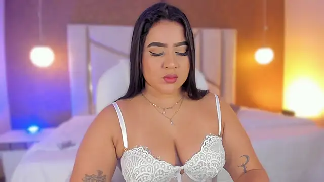 Snapshot of Caro_Suarez chatting on October 2025 12:08:01 PM Caro Suarez online show from October 2025 12:08:01 PM