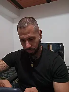 Matheus Blaze online show from October 2025 02:12:02 AM