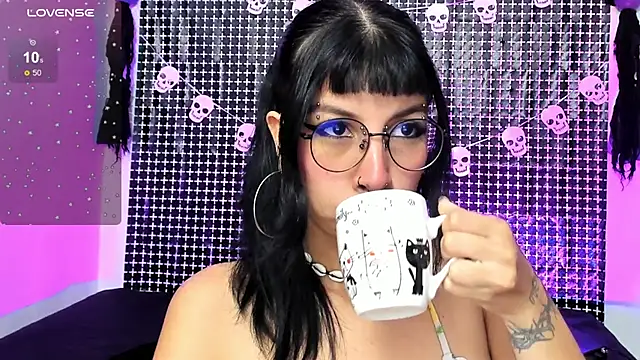 Rose 72 online show from November 2025 07:18:02 PM