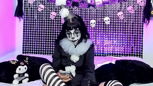 Rose 72 online show from October 2025 07:32:01 PM