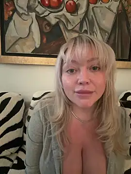 misstitmouseofficial online show from March 2026 06:18:02 PM