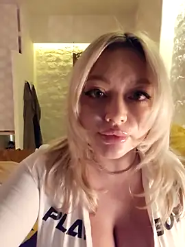 misstitmouseofficial online show from November 2025 05:57:01 PM