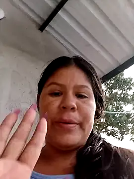 Snapshot of hotmom33 chatting on September 2025 10:54:02 AM hotmom33 online show from September 2025 10:54:02 AM