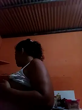 Snapshot of hotmom33 chatting on September 2025 07:14:01 AM hotmom33 online show from September 2025 07:14:01 AM