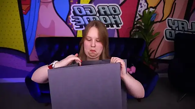 CrystallPaws online show from November 2025 08:12:01 PM