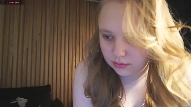 CrystallPaws online show from December 2025 06:23:02 AM