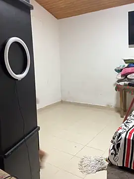 Alina0 online show from October 2025 05:22:02 PM