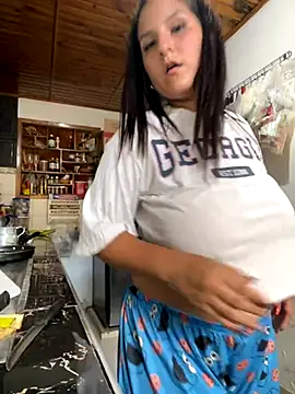 Alina0 online show from November 2025 02:39:02 PM