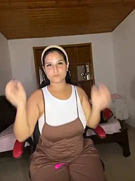 Alina0 online show from November 2025 08:24:01 PM