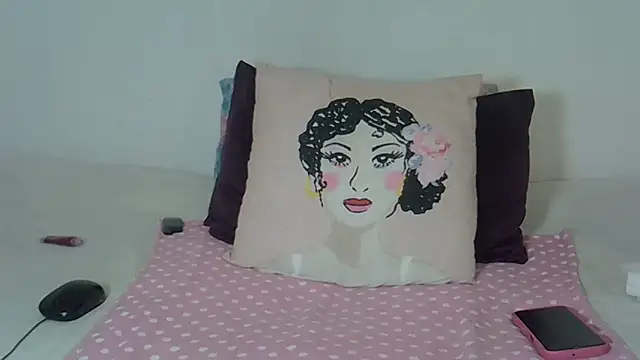 HotSexxy12 online show from October 2025 12:57:01 PM