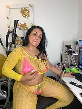 hotadhara01 online show from September 2025 03:44:01 AM