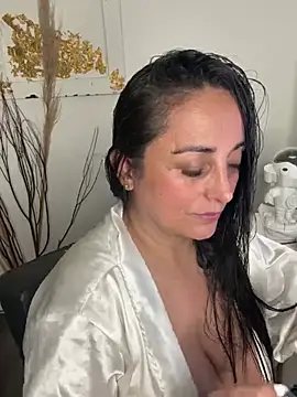 hotadhara01 online show from April 2026 12:50:01 AM