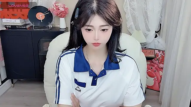 CeeKie online show from April 2026 10:44:01 AM