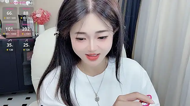 Snapshot of CeeKie chatting on July 2026 01:43:02 PM CeeKie online show from July 2026 01:43:02 PM