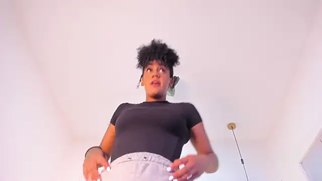 OnlyGia online show from April 2026 11:01:01 PM